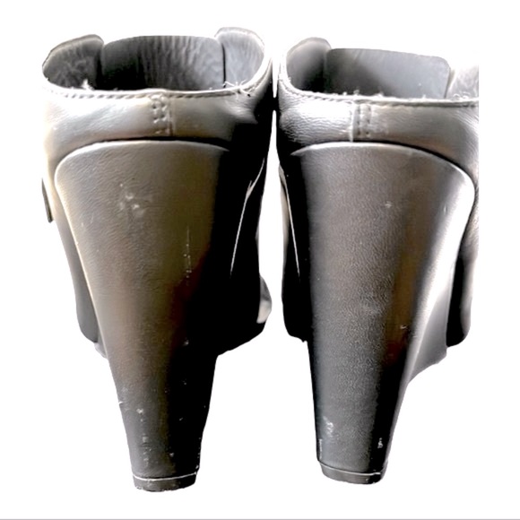 Vince 'Karina' Leather Wedge Sandal, size 8.5 - Picture 9 of 10